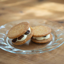 画像をギャラリービューアに読み込む, 【12月5日(金)発送分】レーズンバターサンドクッキー(6枚入り)