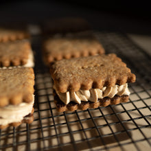 画像をギャラリービューアに読み込む, 【12月5日(金)発送分】アーモンドサンドクッキー(6枚入り)